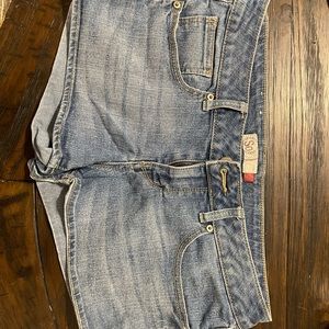 Size 11 shorts like new